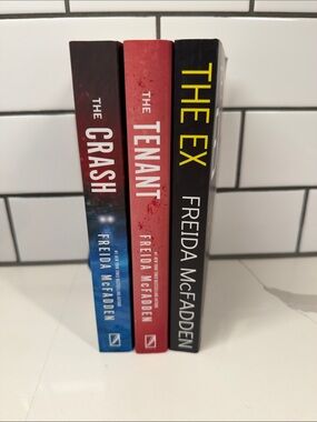 Freida McFadden Thriller paperback The Ex, the crash, the tenant